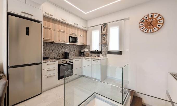 Vathi Apartamento | Suite 2 – Elegant & Serene Hideaway | September15 Suites