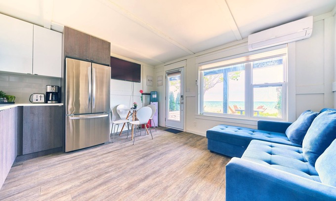 Wainfleet Cabaña | Suite 208: Beautiful 1-Bedroom Beachfront Suite