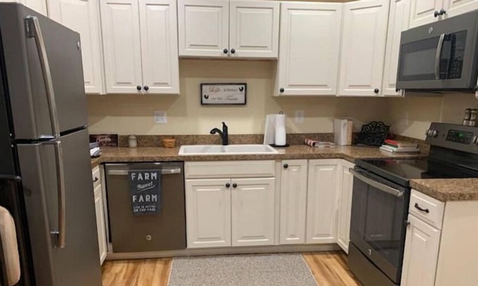 Middletown Casa | "Suite" at Settle Down horse farm