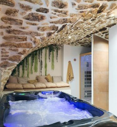 Etoile-sur-Rhone Apartamento | Suite avec jacuzzi et sauna