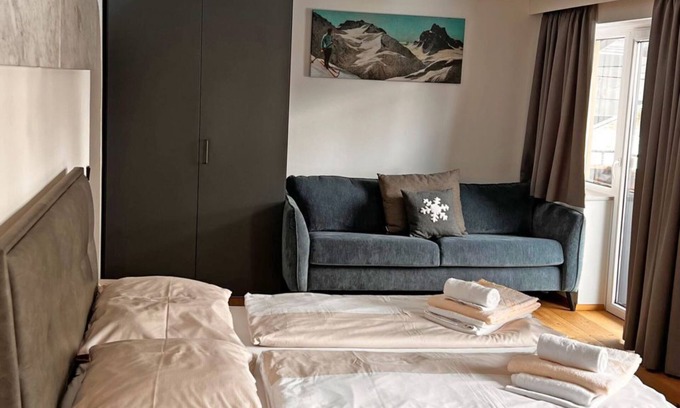 Vorderglemm Apartamento | Suite bis zu 4 P. & Wellnessbereich by Interhome
