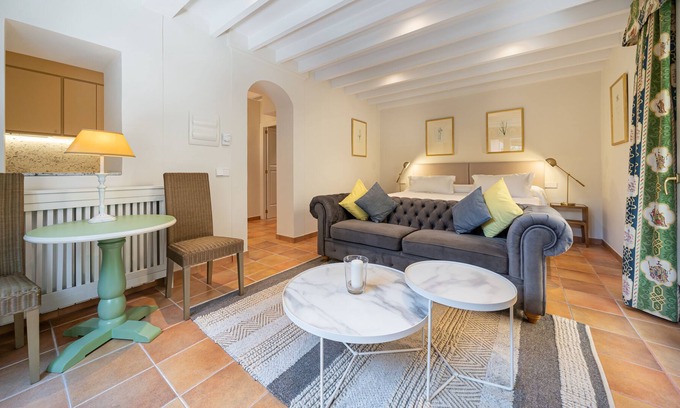Esporles Casa | Suite Bosque- Life in middle of a vineyard, with a 600 Mb WIFI. Made for Nomads.