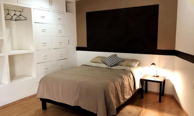 Lomas de Guadalupe Casa | Suite de Lujo, Patio Mil Flores, Netflix,2Br, WiFi