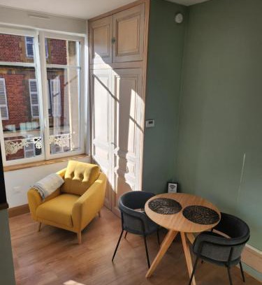 Charleville-Mezieres Apartamento | Suite Delvincourt - Rue Calme dans centre - Parking gratuit à proximité