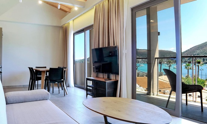 Vlicho Casa | Suite Demi - Demar Suites