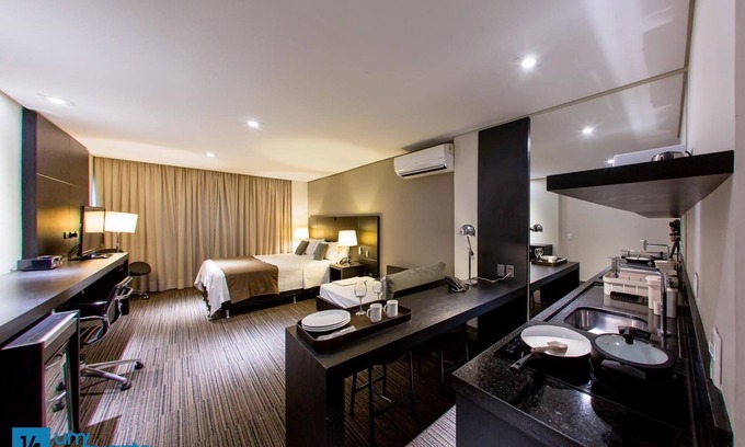 Reboucas Casa | Suite Double with kitchen by ¼ UmQuarto 4-PR.