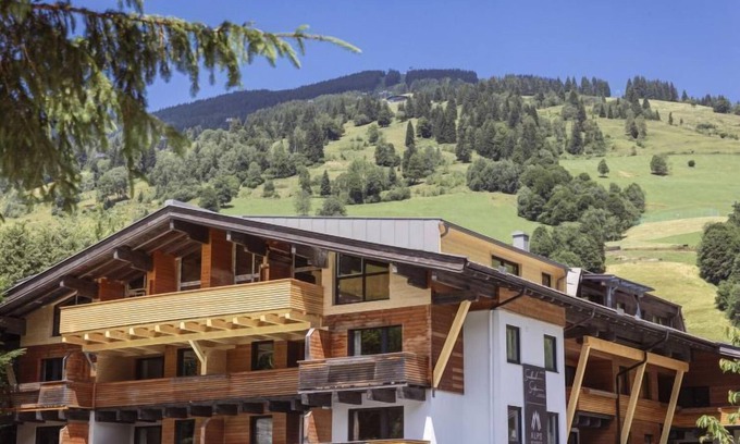 Vorderglemm Apartamento | Suite für 2 Personen & Wellnessbereich by Interhome