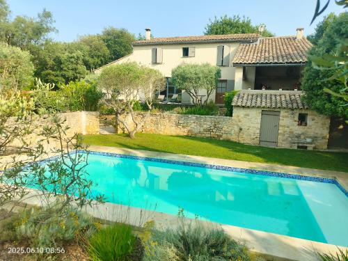 Arpaillargues-et-Aureillac Casa | Suite parentale proche d' Uzès avec petit déjeuner