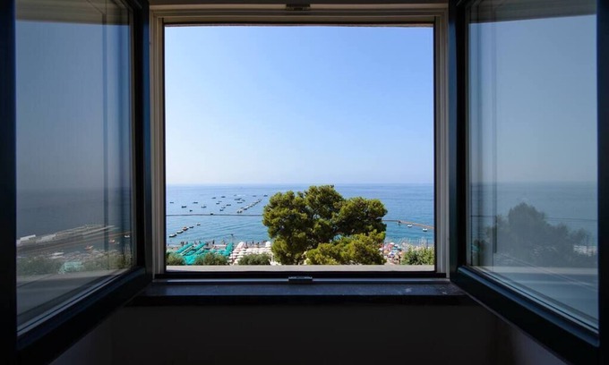 Minori Apartamento | Suite Fragola - Fruit Flats - Sea View by AMALFIVACATION.IT-