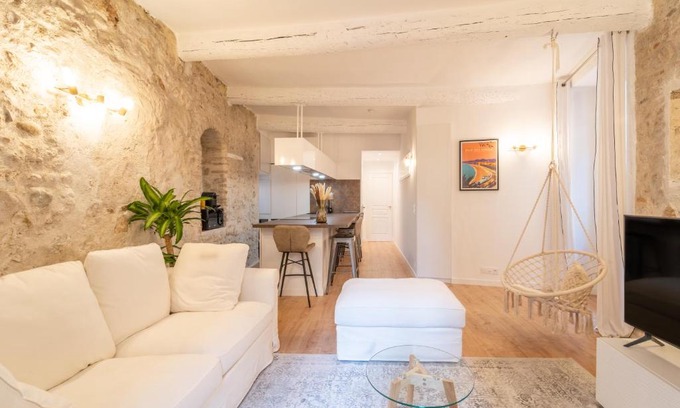 Old Town Apartamento | Suite Fusion - charme de l'ancien et confort moderne - Vieux Nice - 2 chambres - wifi - 5 min des plages - 30 min de Cannes et Monaco