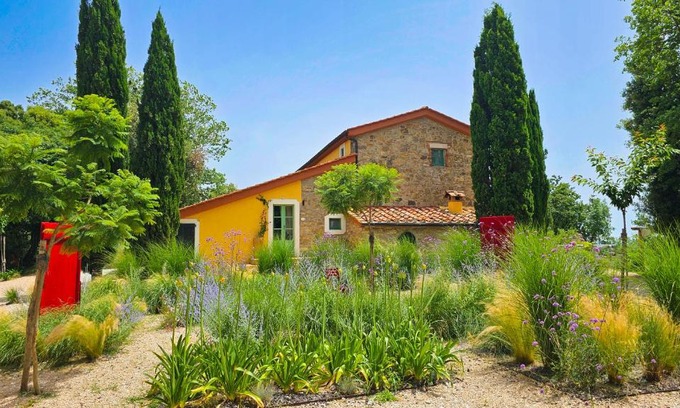 Monteverdi Marittimo Casa | Suite immersa nel Giardino Emozionale della Gualda Vecchia, SPA all'aperto esclusiva a pagamento