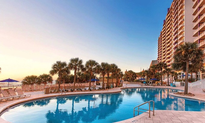 Brush - Stewarts Apartamento | Suite in a Beach front hotel with a full kitchen!