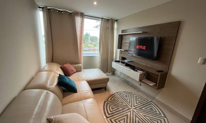 Samborondón Apartamento | Suite en edificio Samborondon Plaza km 1.5 Vía Samborondón