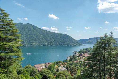 Cernobbio Apartamento | Suite in Villa Emilia- amazing lake view