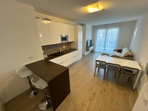 Old Town Apartamento | Suite Marconi - Agenzia Cocal