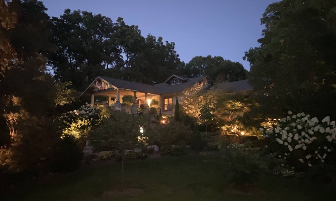 Highland Casa | Suite nestled in a garden beside a 13 acre park in the heart of the city.