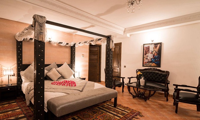 Ait Hamid Cama Y Desayuno | Suite Nupcial - Diamond