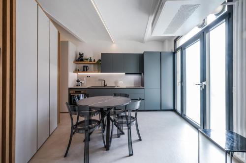 Formigine Apartamento | Suite on canvas near the city of Ferrari