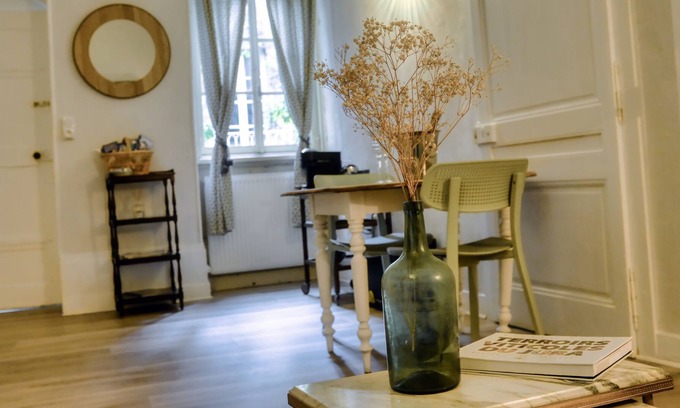 Poligny Cama Y Desayuno | Suite Privée Dans un Élégant Hôtel Particulier au Coeur de Poligny