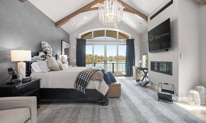 North Shore Casa | Suite Retreat - Smith Mountain Lake Resort Home