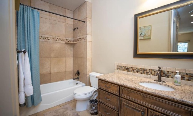 St. George Casa | Suite Retreat with Pool Spa Gym and Tennis Court