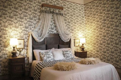 Castiglion Fiorentino Casa | Suite Romantica con Giardino in Dimora Storica - Camera e Appartamento - B&B Palazzo Robicci