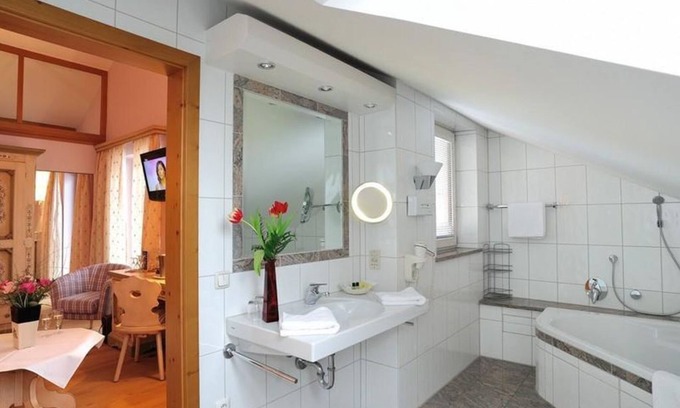 Oberammergau Casa | Suite Thomas Mann - Aktiv Hotel Böld & Restaurant Uhrmacher