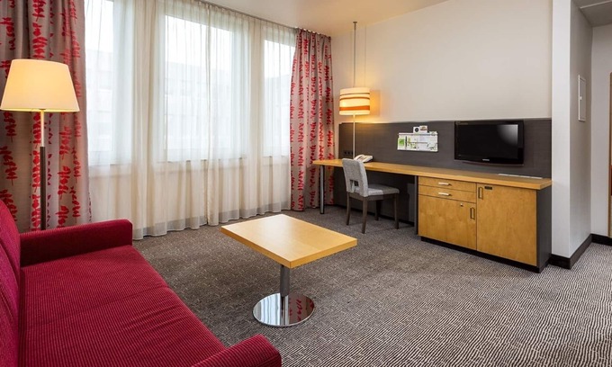 Neu-Isenburg Apartamento | Vrbo Property