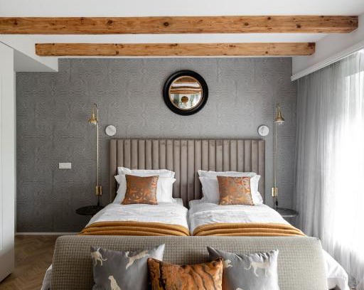 Kaunas Casa | Suite with private bathroom at three bedroom interwar Villa Grabyte with daily spaces to share by pine forest on the bank of the river- 8min by car from old town