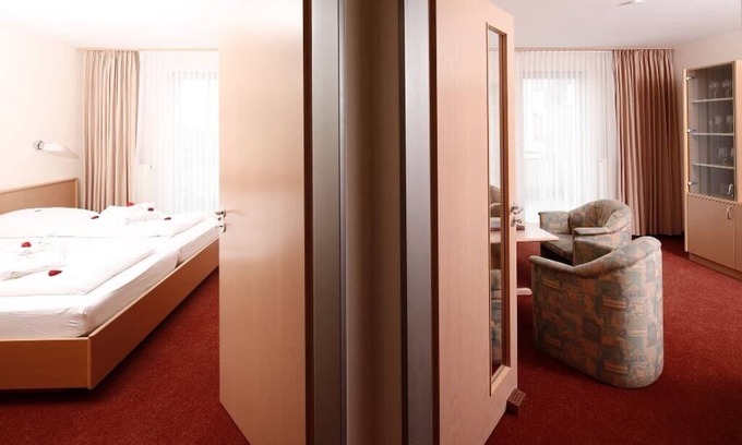 Neualbenreuth Apartamento | Suite with separate beds