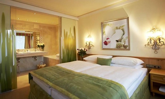 Zell am See Casa | Suite con ducha o bañera. Baño, aseo, balcón - Salzburgerhof, spa golf y Genießerhotel