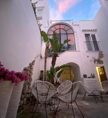 Capri Cama Y Desayuno | Suites Edivino Design Capri