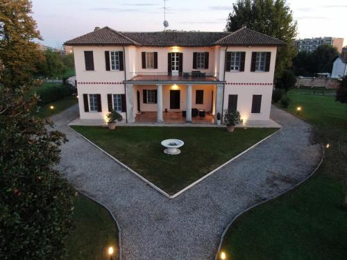 Rozzano Apartamento | Suites Mansion