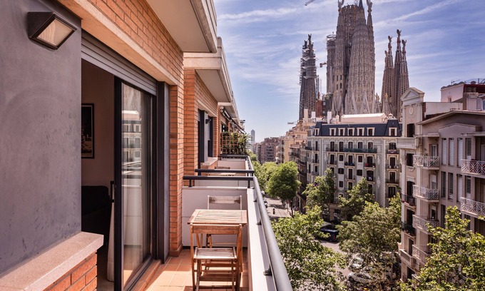 La Sagrada Familia Apartamento | Suites Marina