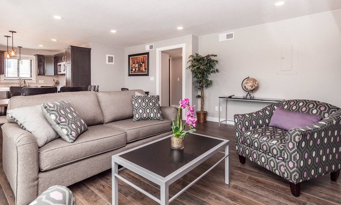 Kutzky Park Condominio | Suites on 4th unit # 3 - 2 bdrm-2 bath-1 mile-Mayo Clinic