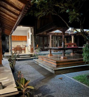 Mas Casa | Sujana Homestay