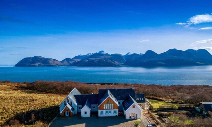 Tarbert Casa | Suleskerry: stunning views, hot tub & games room