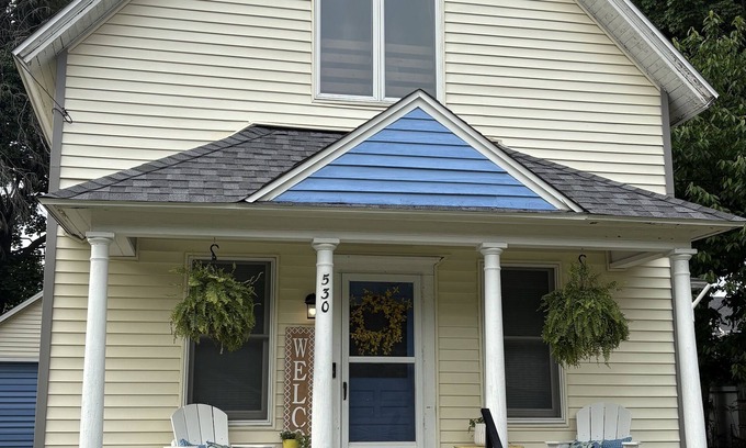 Manistee Casa | Sullivan Summer House - walk to downtown + beach