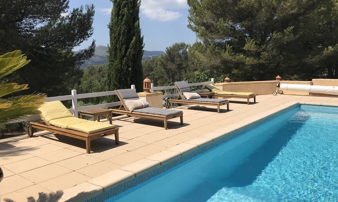 La Bouilladisse Otro | Summer 2024, between hills and calanques, a foretaste of Provence