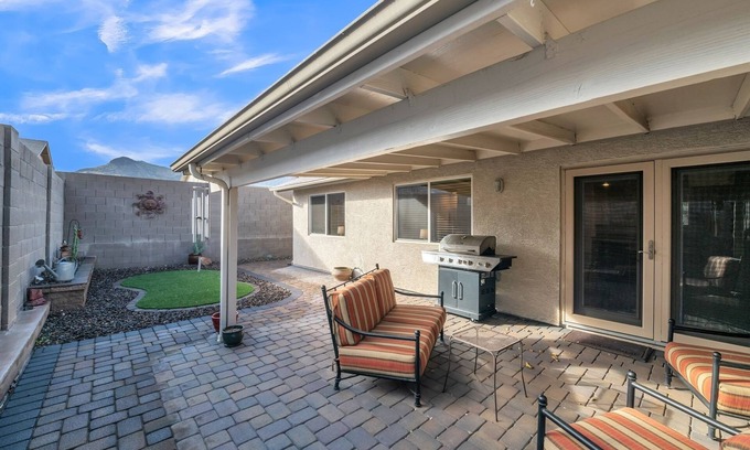 Paradise Valley Village Casa | Summer all year round by RedAwning