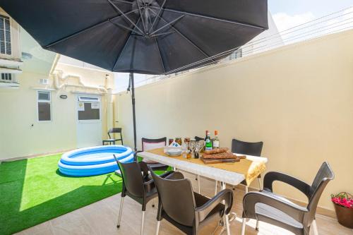 Mellieha Apartamento | Summer Breeze 3 Bedroom Family Maisonette with sunny terrace in Mellieha - by Getawaysmalta