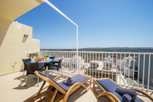 Mellieha Apartamento | Summer Breeze apartment with terrace with Panoramic views - by Getawaysmalta