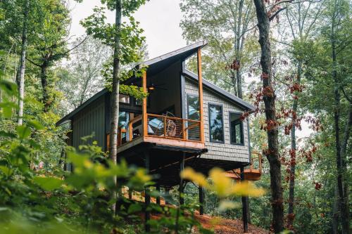Wildwood Casa | Summer Breeze at Willow Treehouse -Treetop Escapes