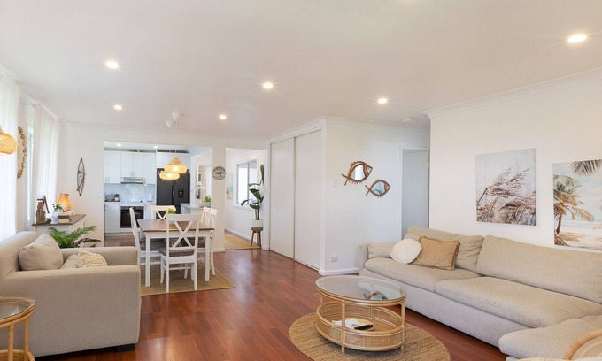 San Remo Casa | Summer Breeze - Lakefront,10 min to Beach!