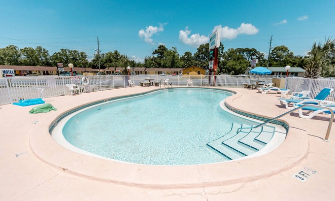 Panama City Beach Hotel | Summer Breeze Motel