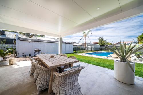 Glenelg East Casa | Summer Breeze on Cliff St