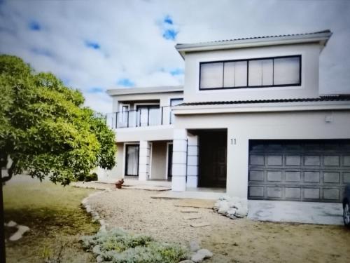Still Bay Casa | Summer Breeze Views