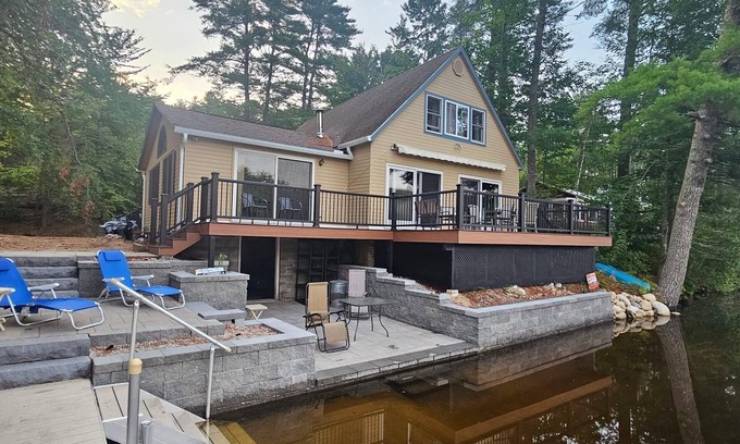 East Wakefield Cabaña | Días de verano en la orilla del lago del hermoso lago Belleau