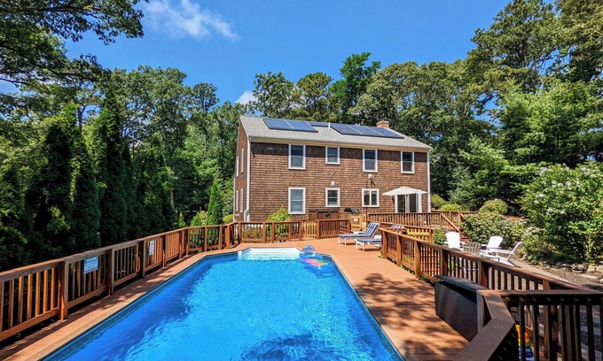 Harwich Center Casa | Summer Home with Private heated pool, near town & beaches