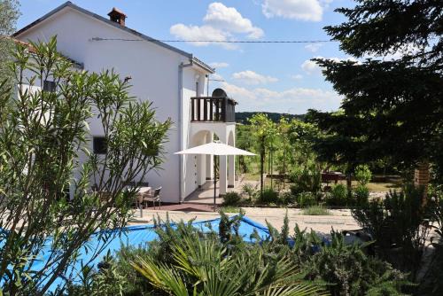 Trn Casa | Summer House - Adonis